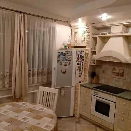 Трехкомнатная Квартира 84М2 В Хорошем Месте